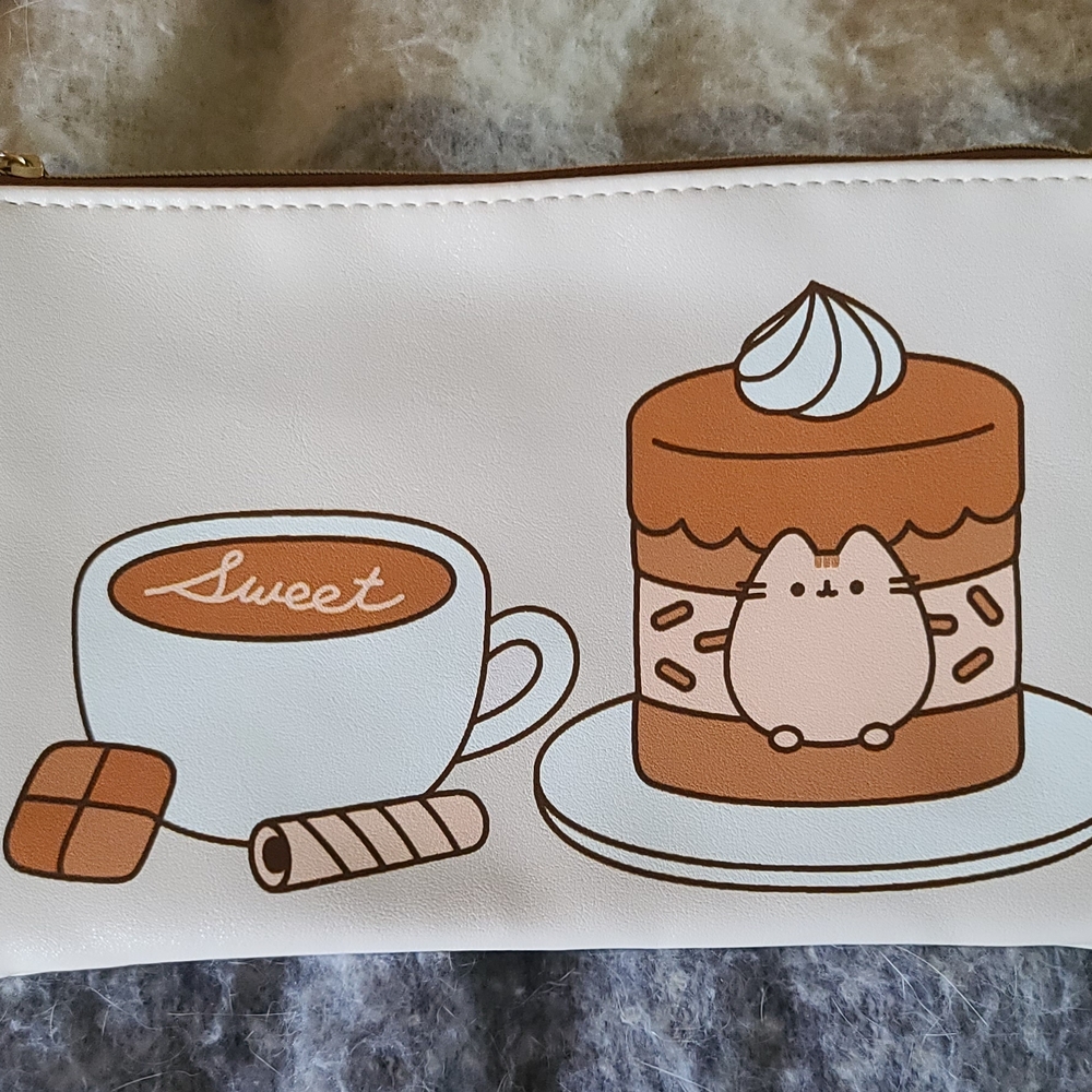 Pusheen wrist wallet